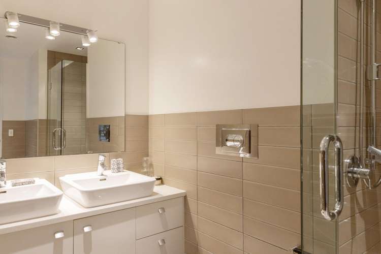 3/110 Lake Terrace Taupo_8