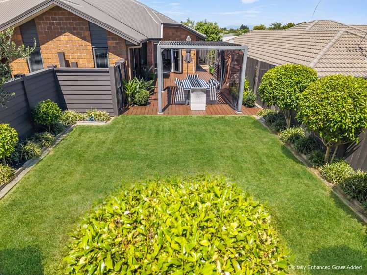 8 Farleigh Close Huntington_29