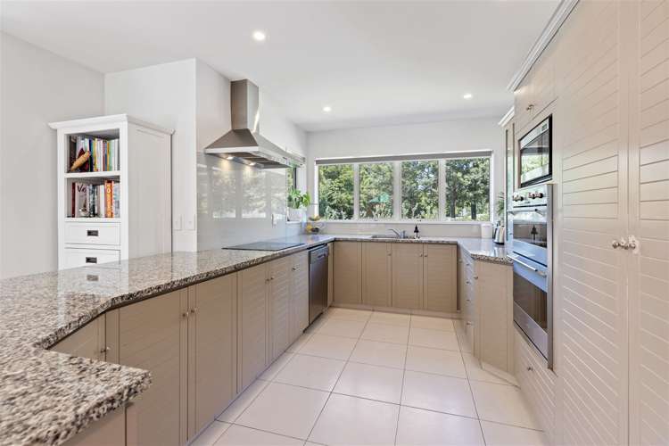 15 Apsley Drive Russley_6