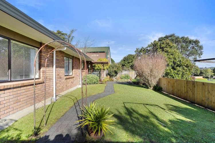 2/65 Sturges Road Henderson_21