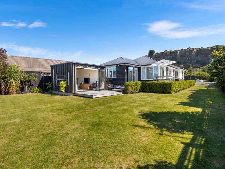 29 Main Road Redcliffs_20