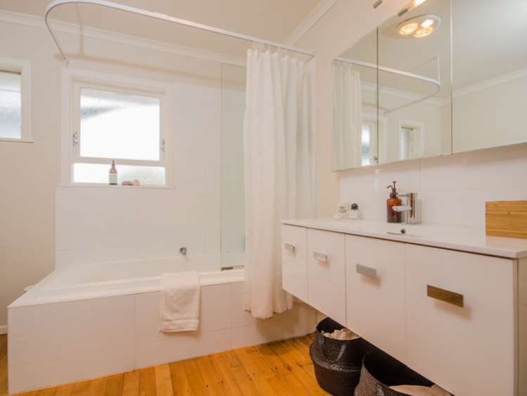 66 Stottholm Road Titirangi_11