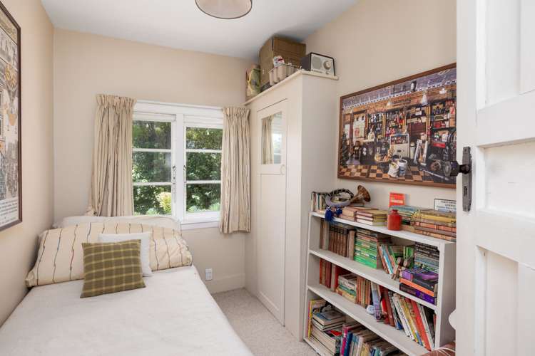 426 Marine Drive Charteris Bay_13