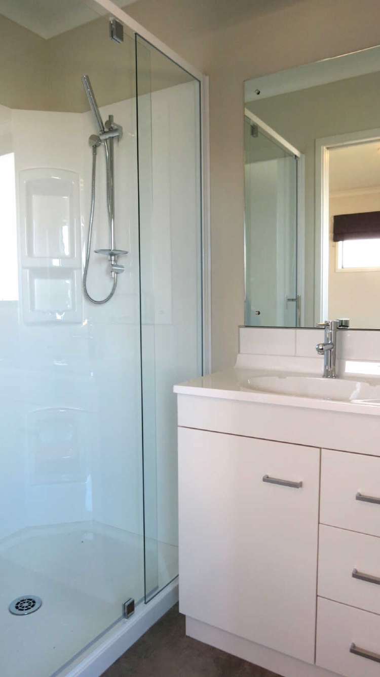 39 Farnborough Way Rolleston_11