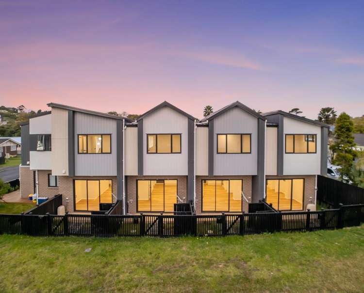 26C Camphora place Ranui_2