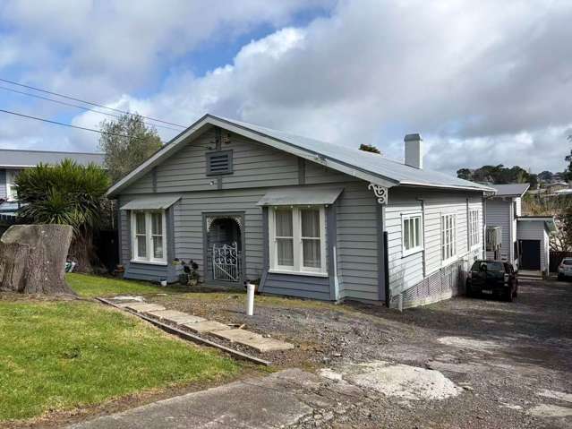 Charming Character Villa – 4 Bedrooms in Glenfield