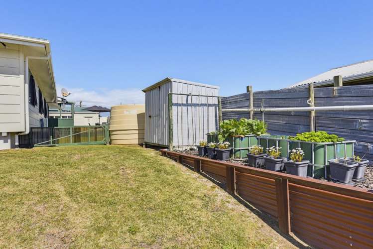 15 Muaupoko Street Hokio Beach_35