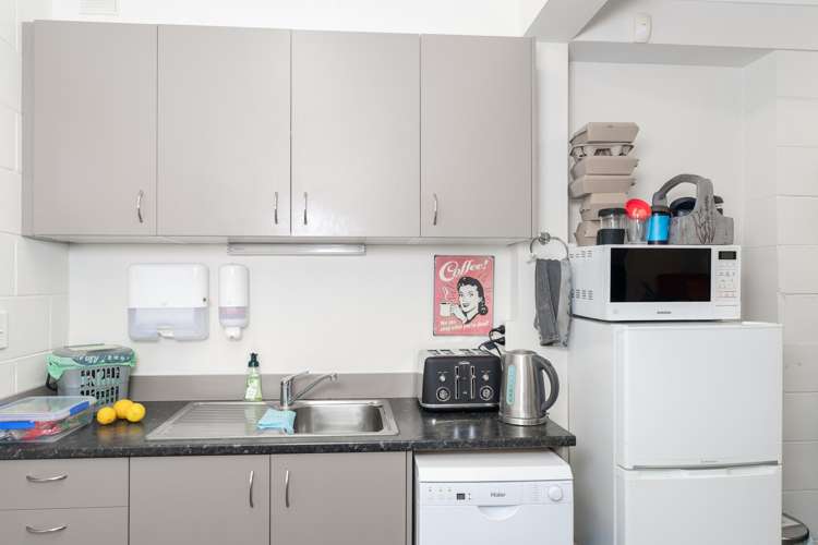 13 Wallis Street Raglan_14