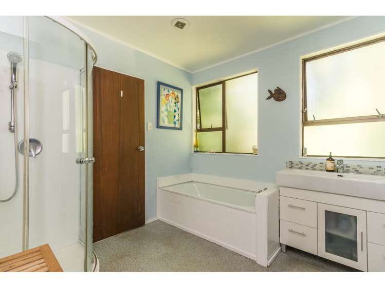 17 Karapiti Place Glen Eden_10