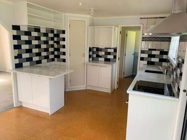 24A Netherlands Avenue Kelston_1