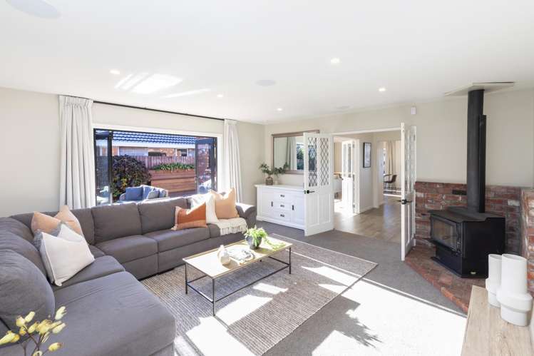 54 Regency Crescent Redwood_15