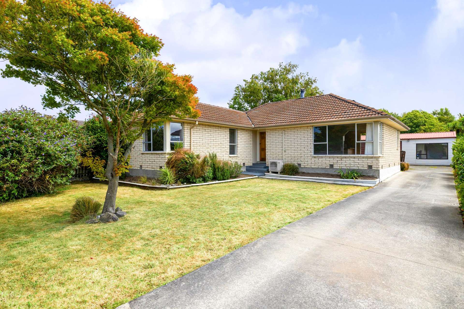 27 Denniston Crescent Redwood_0