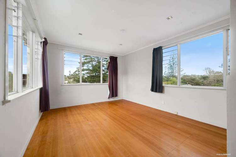 49b Lancaster Road Beach Haven_18