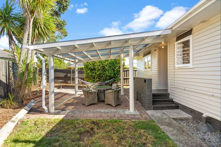 94 Tirimoana Road Te Atatu South_3