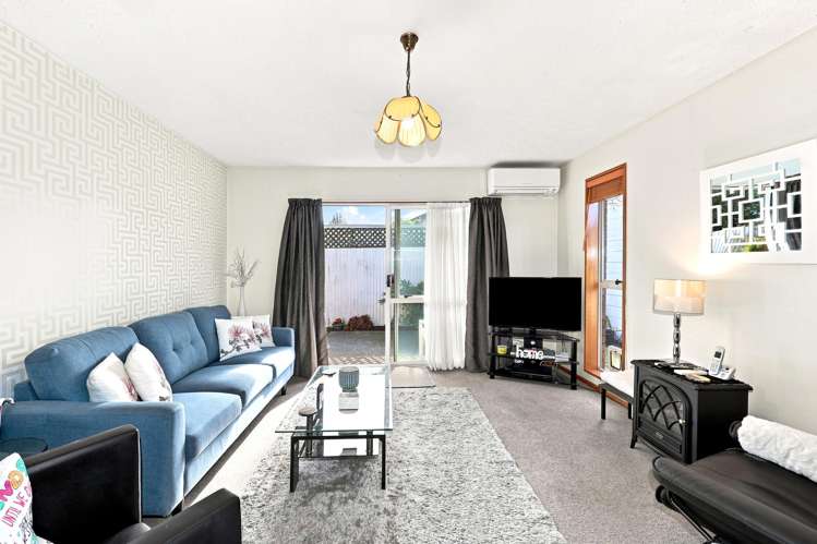 2/48 Longfellow Street Sydenham_1