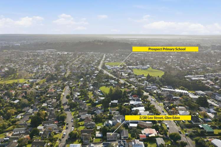 2/38 Leo Street Glen Eden_17