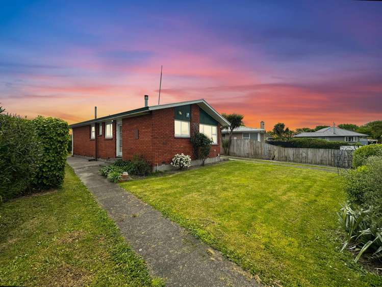 64 Frensham Crescent Woolston_3