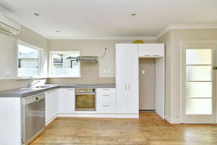 18 Pinewood Avenue North New Brighton_6