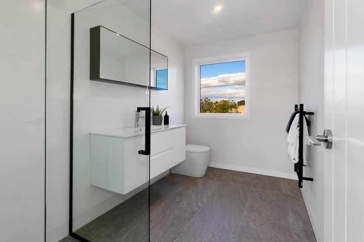 18 Tui Street Point Chevalier_11