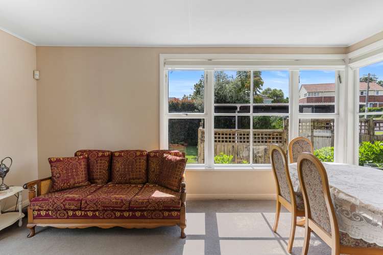 29 Coates Crescent Panmure_12