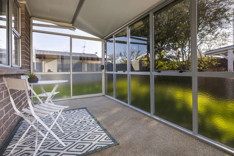 15b Newbourne Crescent Redwoodtown_17