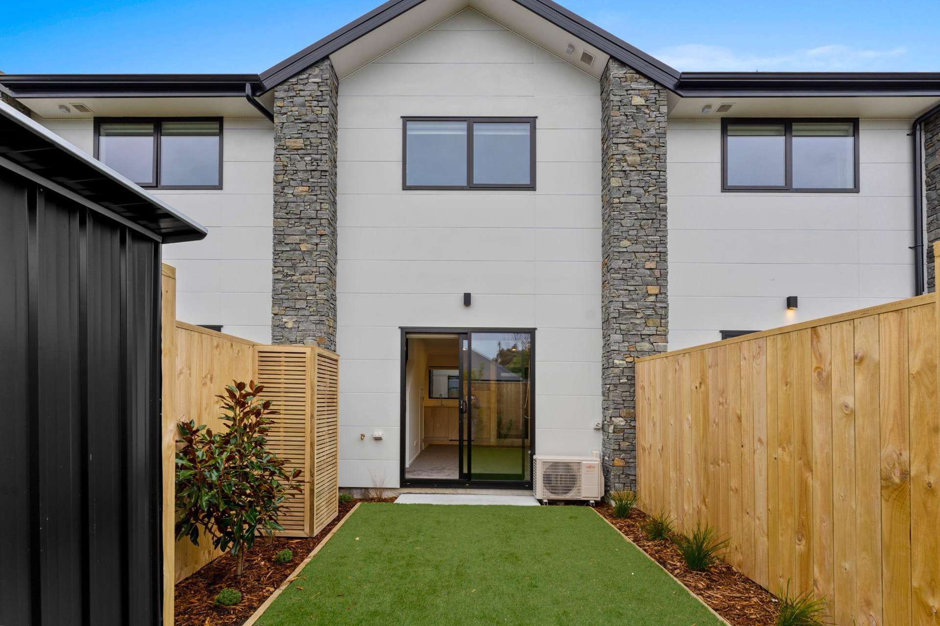 13M/10 Fathom Place Te Atatu Peninsula_0