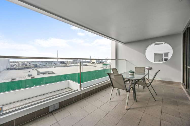 610/18 Beach Road Auckland Central_12