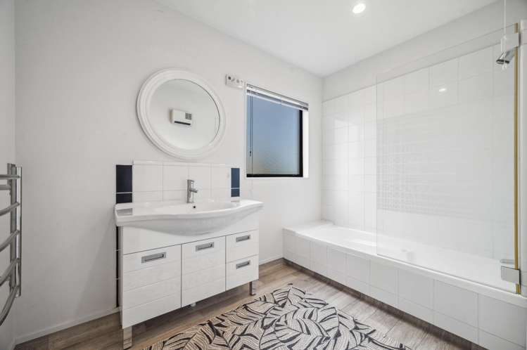 2/7 Ngamotu Road 11201_14