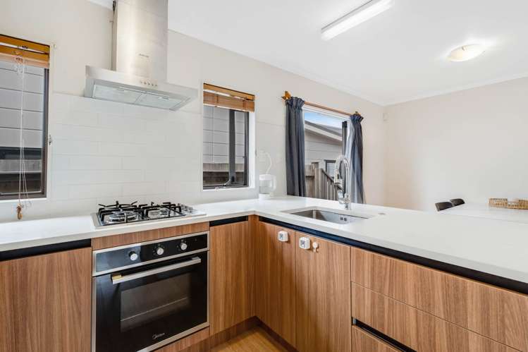 56 Fitzherbert Avenue West Harbour_8