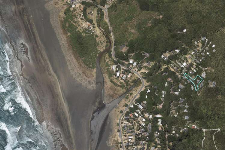 101b Garden Road Piha_19