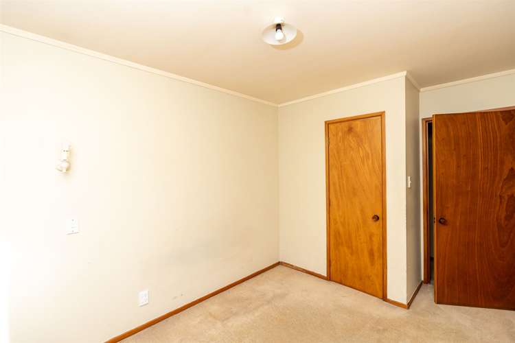 74b Kahikatea Drive Melville_11