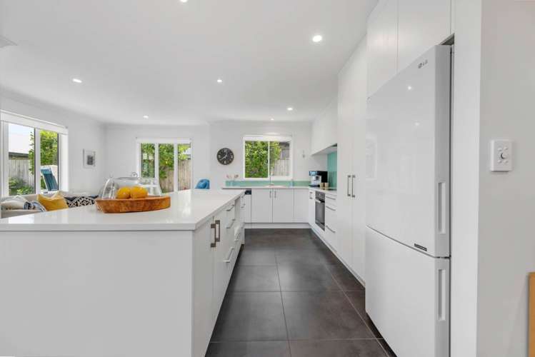 7 Artists Avenue Beachlands_25