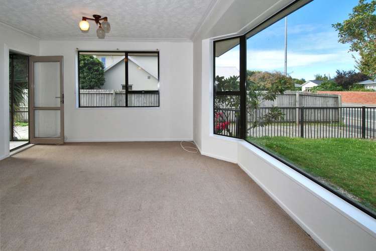 2/201 Innes Road Saint Albans_4