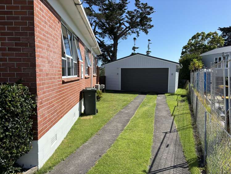 22 Clinton Avenue Te Atatu Peninsula_7