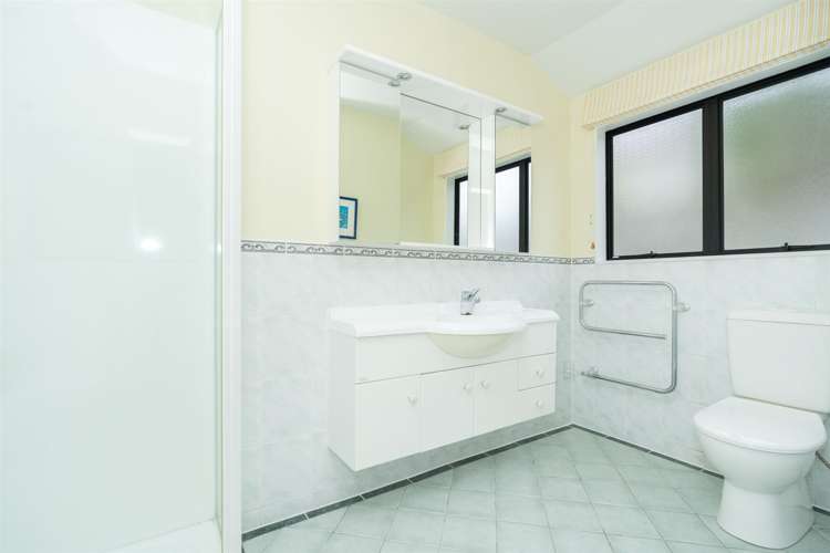 8a Perindale Drive Chartwell_19