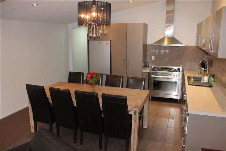 1135 Tutanekai Street 11068_0