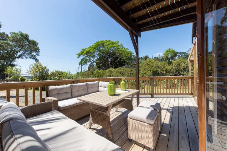 1 Sandys Parade Laingholm_15