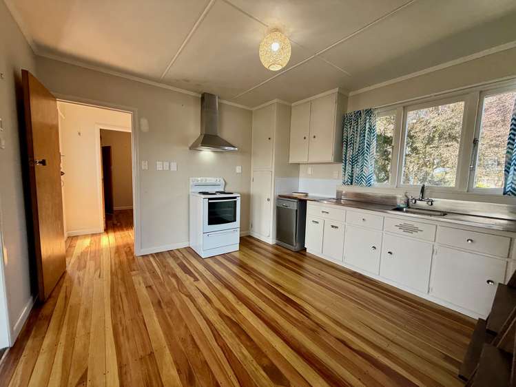 27 Lorenzen Bay Road Raglan_4