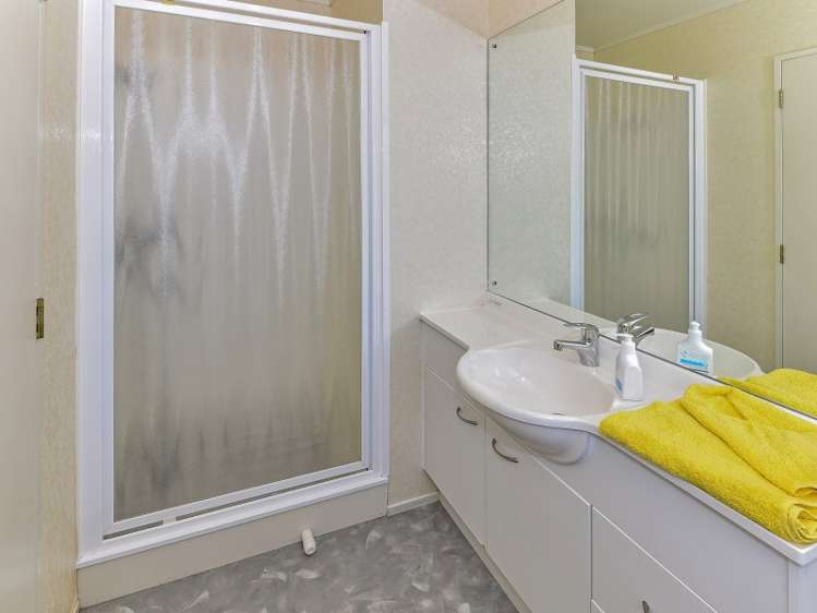 29 Hilltop Road Clover Park_9