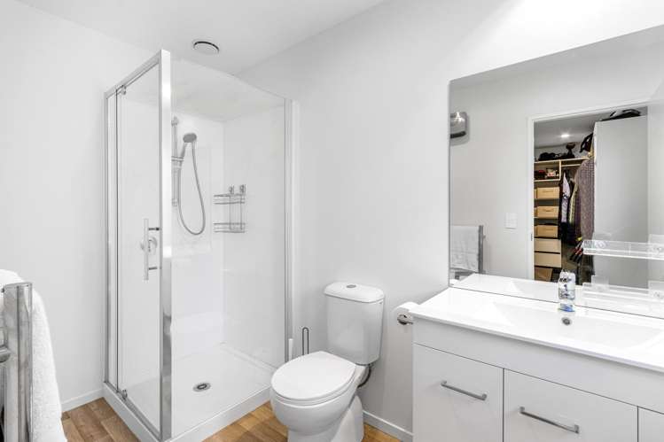 194 Faringdon Boulevard Rolleston_6