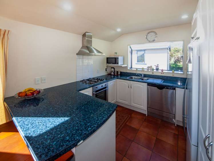 8 Silver Pine Avenue Woodridge_4