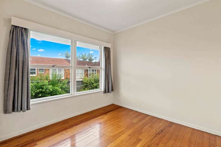 1 Marsh Avenue Forrest Hill_14