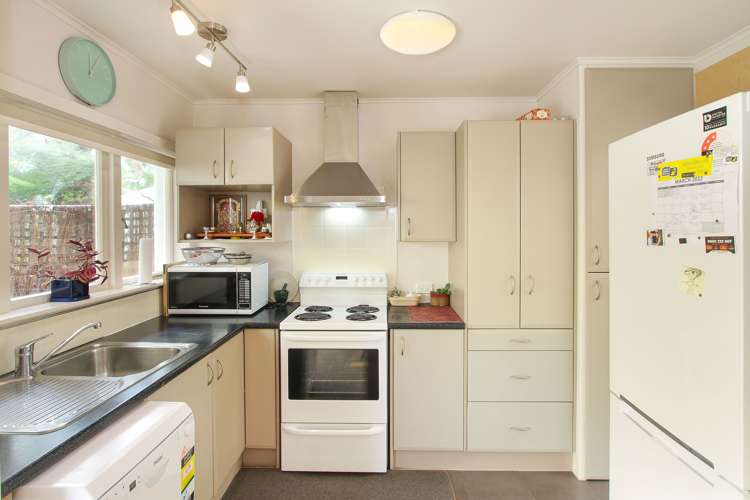 2/7 Lydia Avenue Northcote_5