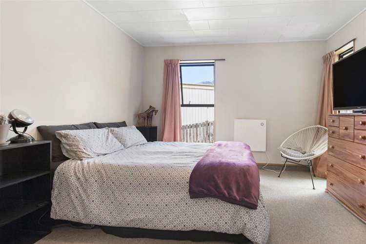 16a Wynyard Crescent Fernhill/Sunshine Bay_8