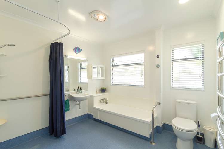 21 Kensington Drive Taradale_13