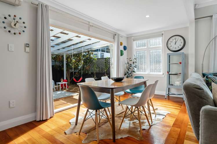 8 Epworth Avenue Royal Oak_16