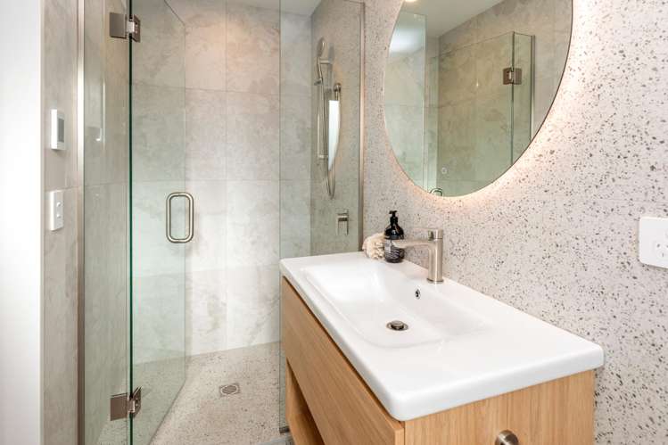 4/8 Akoranga Place Hornby_11