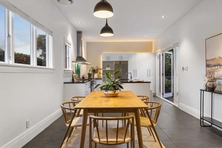 2/105 Lancaster Road Beach Haven_10