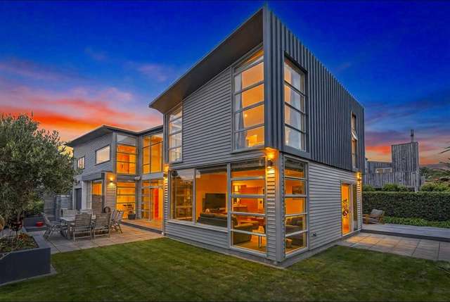 Exceptional Executive Home - Perfect Entertainer!