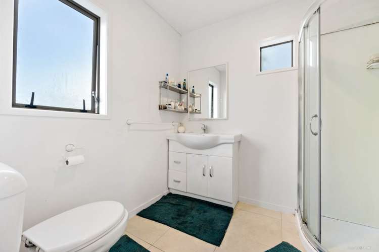 3/4 Ambrico Place New Lynn_10